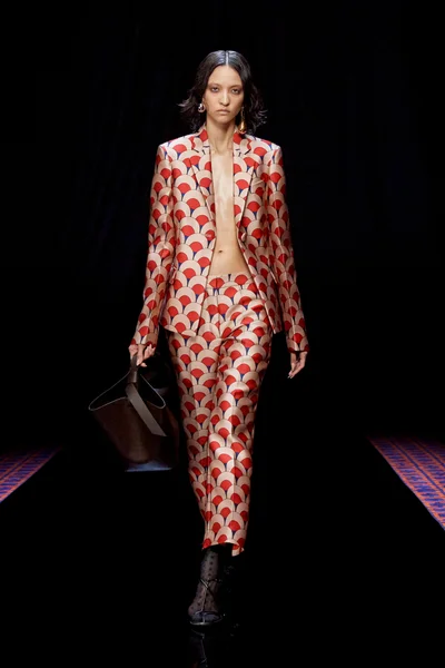 Look 23